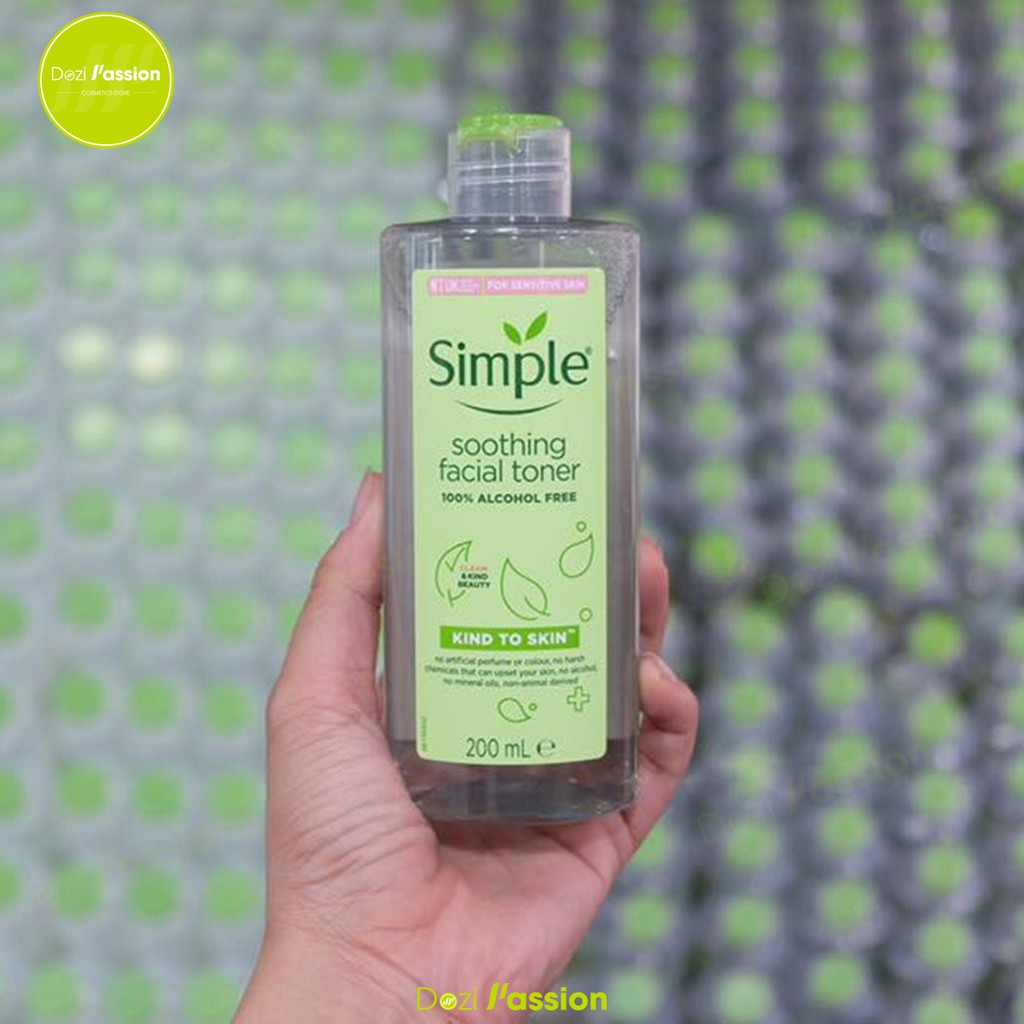 Nước Hoa Hồng Simple Làm Sạch Sâu, Kiềm Dầu - Simple Soothing Facial Toner 200ml