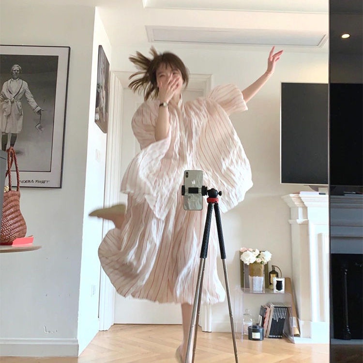 Set Áo Thun Cổ Tròn Họa Tiết Kẻ Sọc Và Chân Váy Phong Cách Hàn Quốc Thời Trang