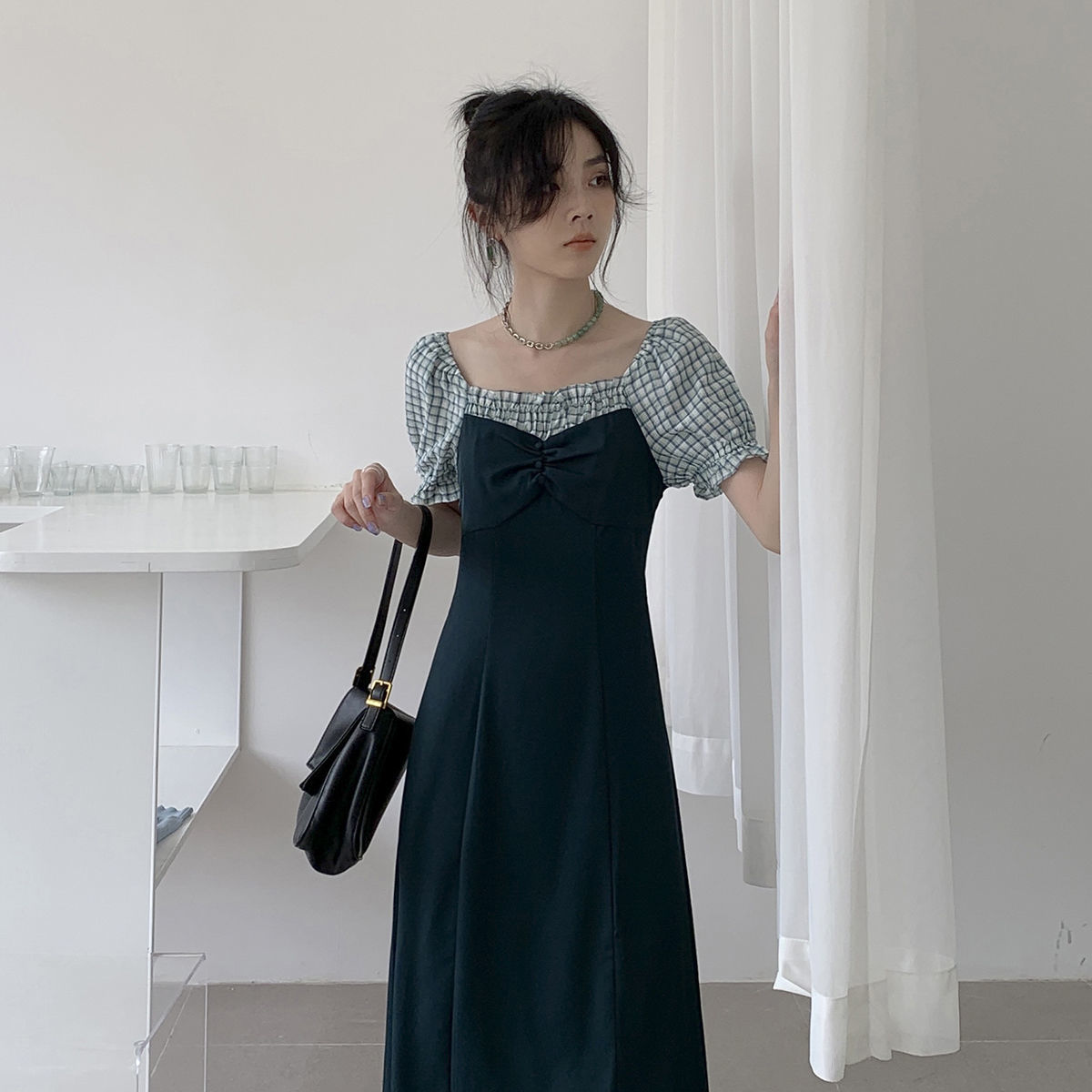 Đầm Tay Ngắn Màu Xanh Lá Phong Cách Retro Pháp