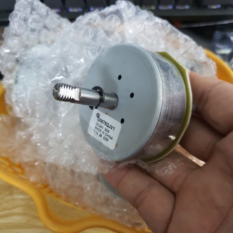 Đèn pin đa năng Led P50 siêu sáng, chiếu xa, chiếu tỏa, sạc năng lượng mặt trời, sạc điện thoại, nháy cảnh báo SOS
