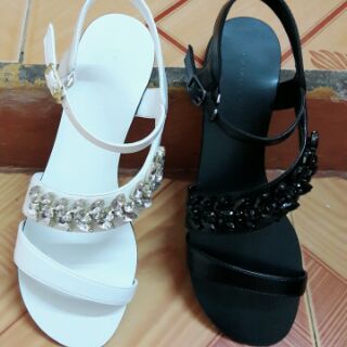 Sandal cnk
