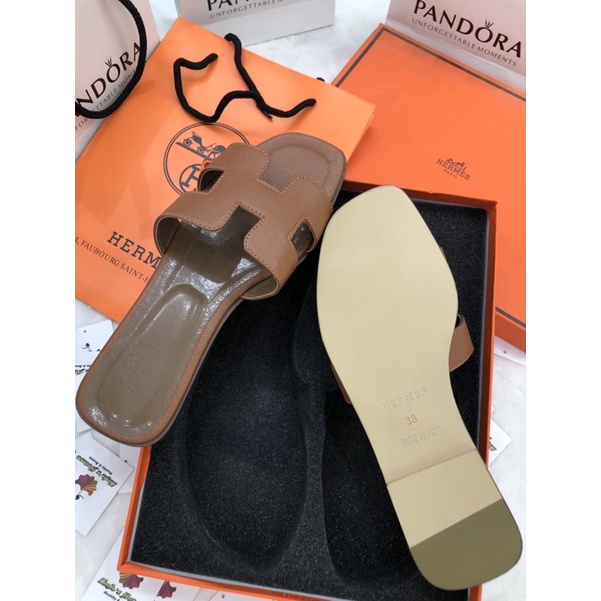 Dép HM siêu vip fullbox hãng mỗi đôi còn 1sz 38 sale