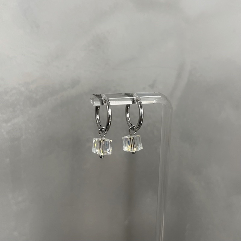 Khuyên tai tròn đính hạt màu sắc