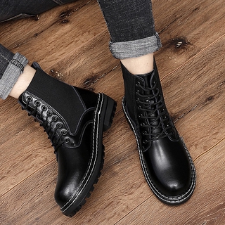 Fashionable men's soft leather boots