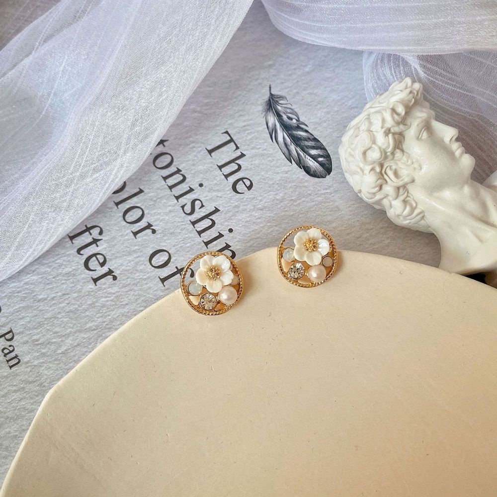 Đôi khuyên tai hình hoa đính ngọc trai giả thanh lịch thời trang cho nữ
