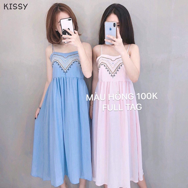 Đầm 2 dây vải xô màu hồng