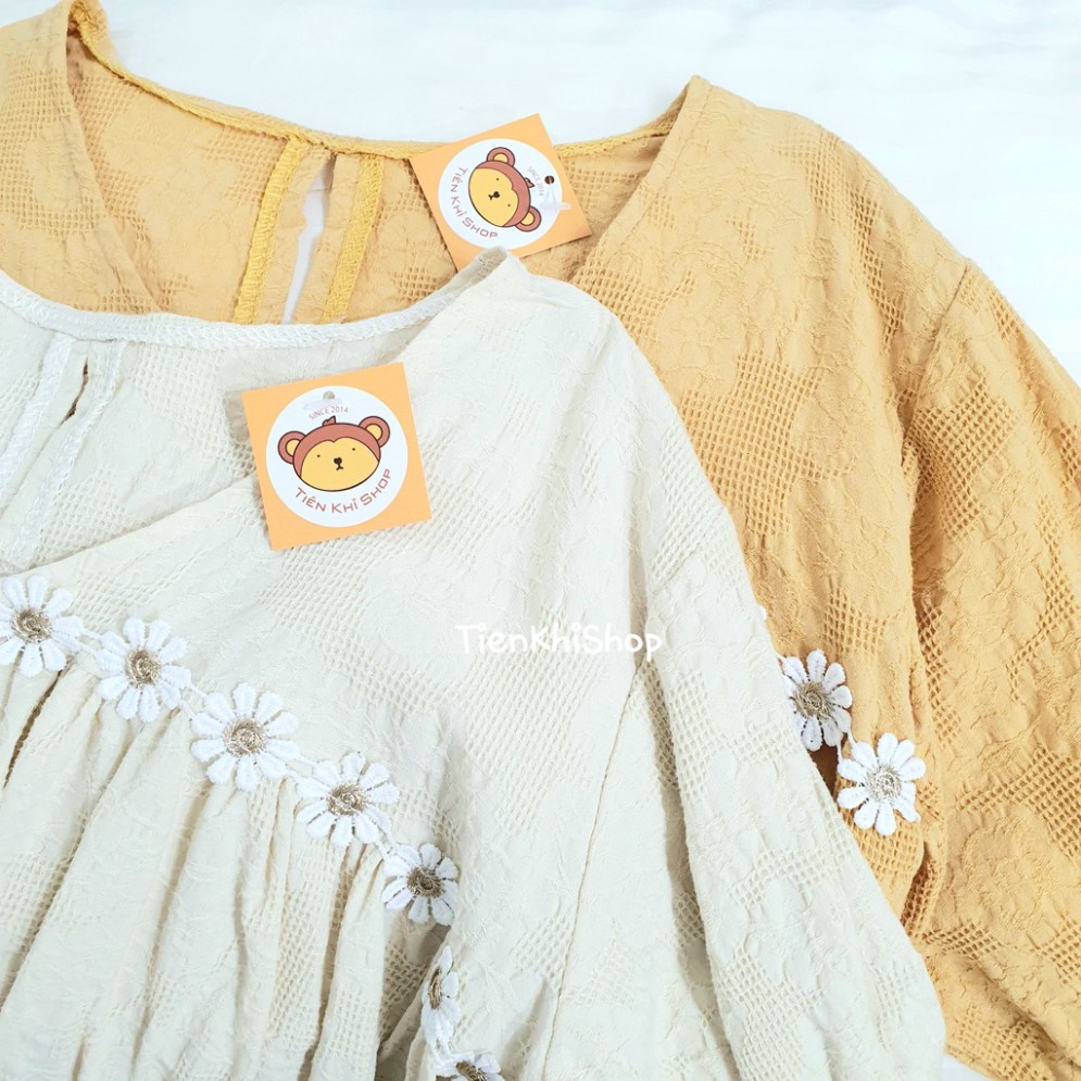 Áo babydoll ngắn tay vải dập nổi viền hoa AK39