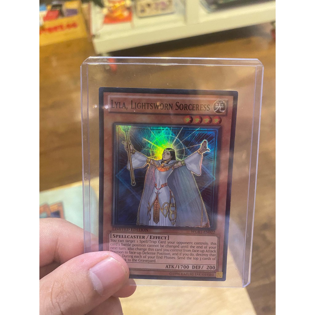 Lá bài thẻ bài Yugioh Lyla Lightsworn Sorceress – Super Rare - Tặng bọc bài nhựa bảo quản