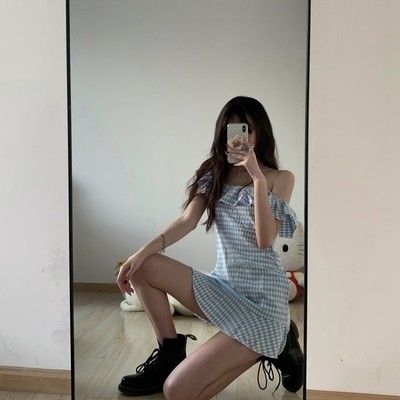 Váy kẻ hở vai bèo nhún - V004