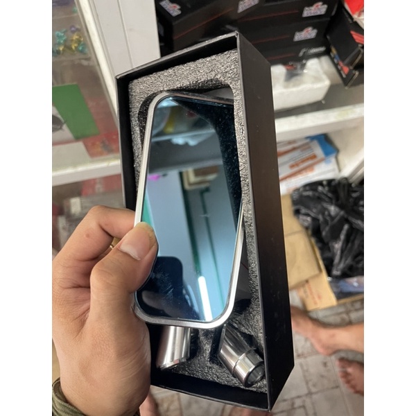 kính hậu mẫu mới chống chói