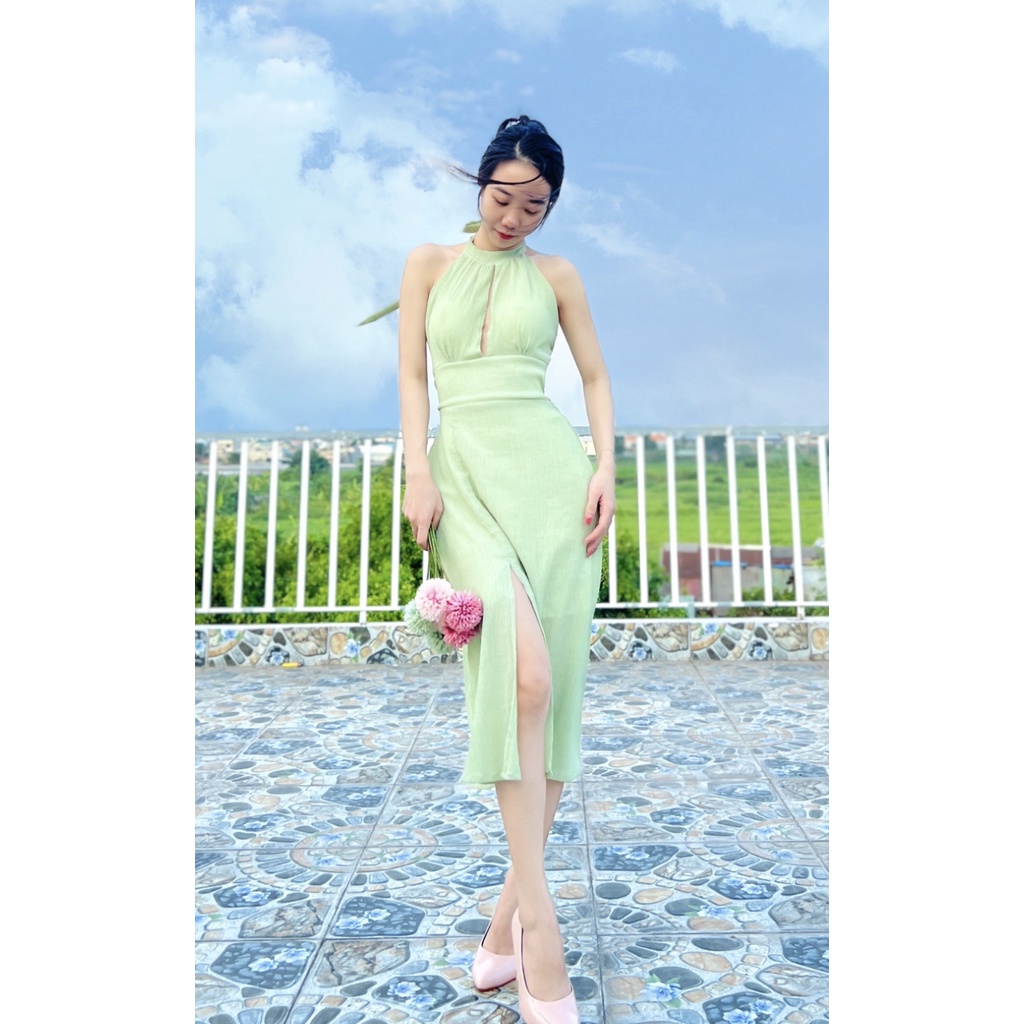 Váy Fiona Dress thướt tha cổ yếm xẻ tà tôn dáng