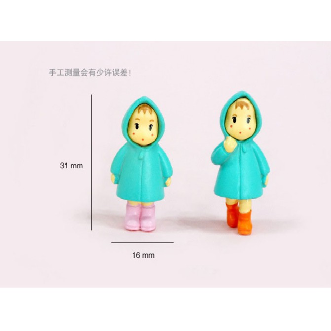 Mô hình em bé mặc áo mưa đi ủng và Tiểu Mai để trang trí bonsai, tiểu cảnh