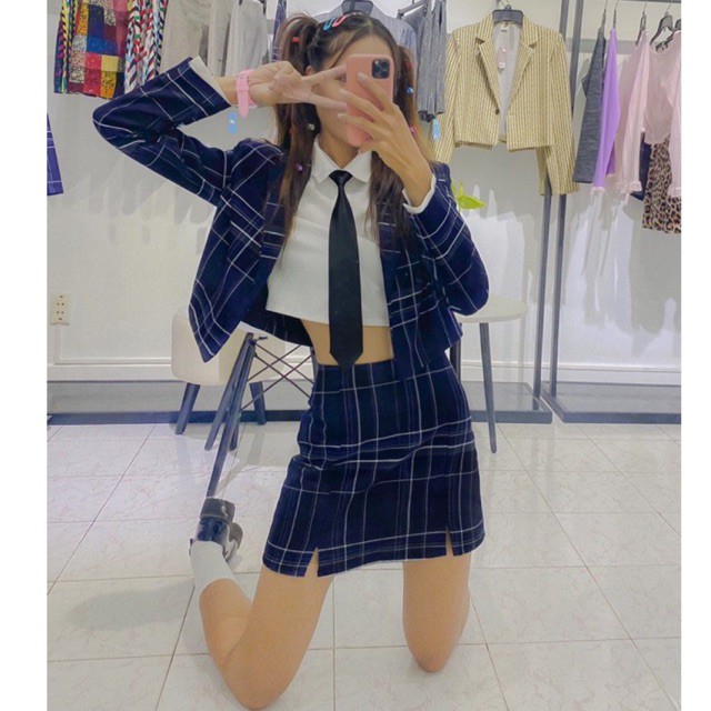 SET áo khoác vest nữ (blazer) croptop sọc caro xanh dương - áo vest blazer nữ phối váy xẻ đùi Dalla Saigon