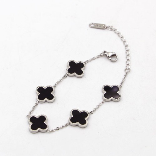 Lắc Tay Cỏ 4 Lá Titan Ko Đen TT 3235