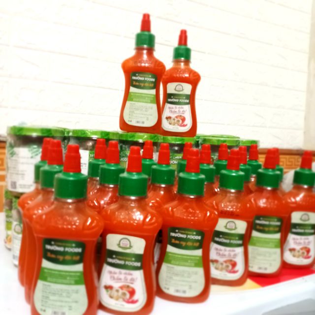 Sỉ tương ớt sạch, sản xuất bởi Công ty TNHH Trường Foods chuyên cung cấp thịt chua Phú Thọ tặng kèm tương ớt