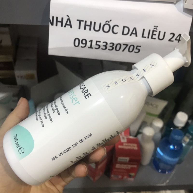Sữa rửa mặt Aknicare cleanser 200ml