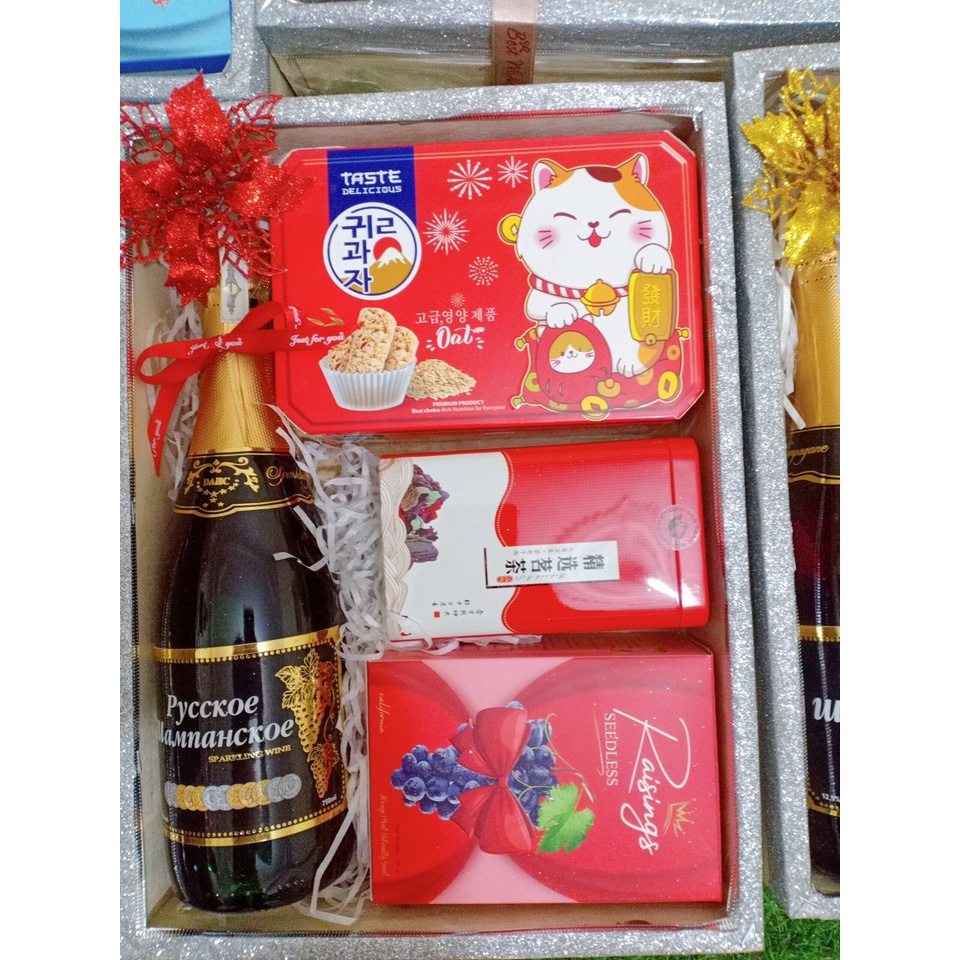 (Hình thật) Giỏ Quà Tết Bánh Kẹo Nhập Khẩu Chính Hãng Ship Hoả Tốc đồng giá 195k