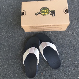 Dép Dr. Martens MaNa