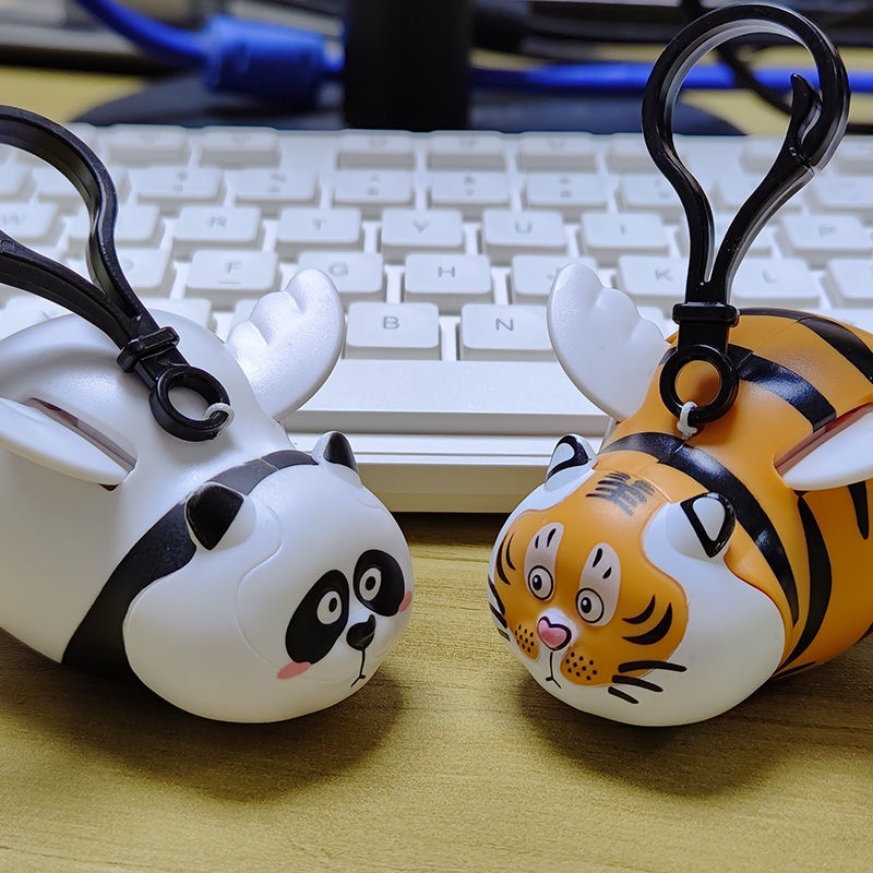 Móc Khóa Dây Rút 520 Có Cánh Hình Hổ/Gấu Trúc động vật nhỏ chìa khóa ĐÁNG YÊU Phụ Kiện động vật nhỏ Móc khóa gắn hình hoạt hình dễ thương độc đáo cho nữ chìa khóa ĐÁNG YÊU móc khóa đồ chơi Móc khóa gắn hình hoạt hình dễ thương độc đáo cho nữ món quà cặp