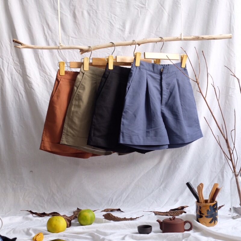 Quần short linen gập gấu by Góc của Lam