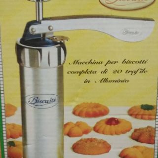Dụng cụ làm bánh qui bơ