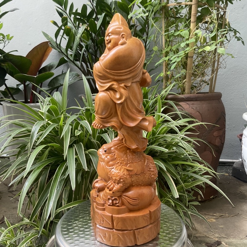 Tượng Phật di lặc dâng vàng gỗ thơm cao 40 cm
