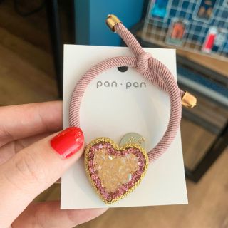 Cột tóc đính đá sang chảnh hình tròn trái tim