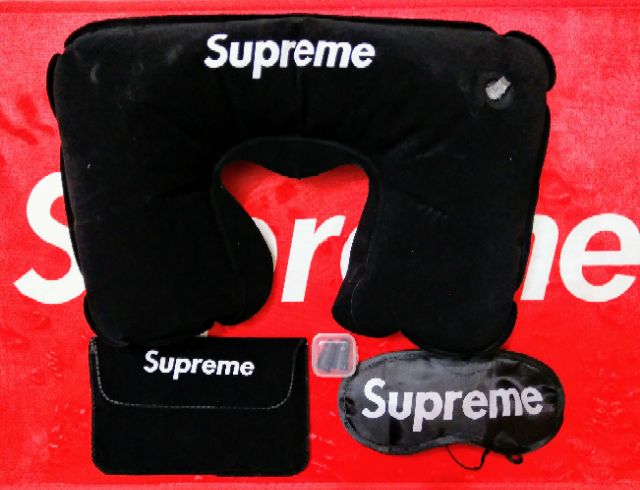 Combo Gối hơi, bịt tai, tấm che mắt và túi đựng Supreme