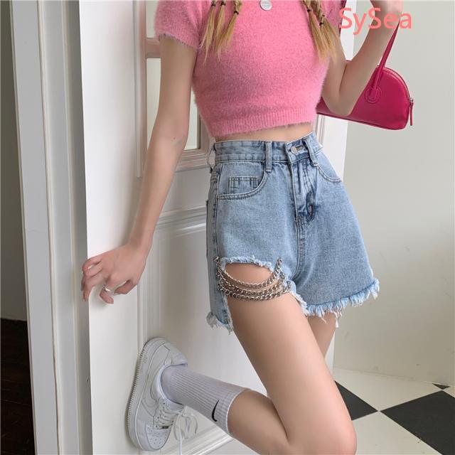 Quần đùi vải denim phối dây xích cá tính quyến rũ hợp thời trang