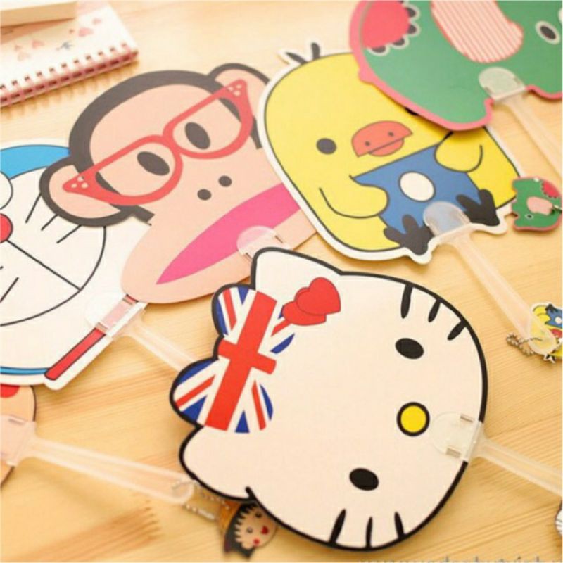 Quạt nhựa hình cute