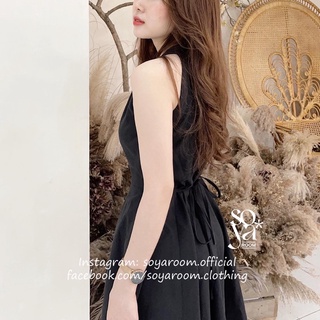 Đầm đen cổ yếm xoè nhẹ nhàng - Basic Dress