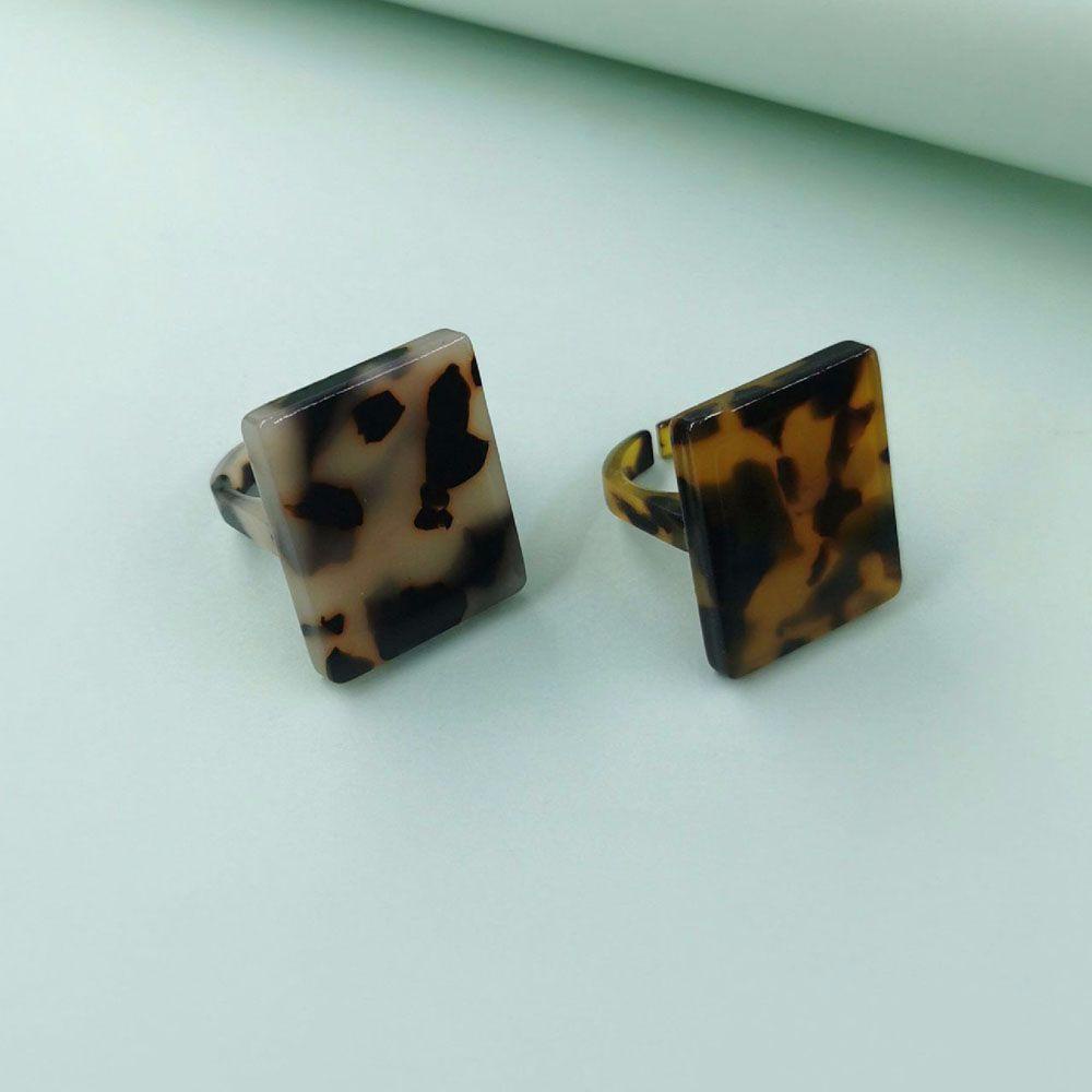 Nhẫn Acrylic Hình Chữ Nhật Lớn Thời Trang Cổ Điển