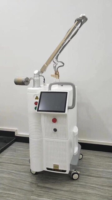 Máy LASER CO2 FRACTIONAL chuyên dùng trong spa thẩm mỹ viện