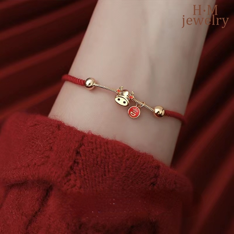 Vòng Đeo Tay May Mắn Dây Bện Hình Bò Đỏ Dễ Thương
