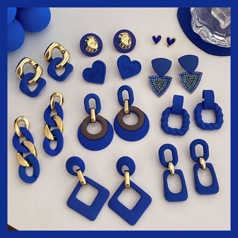 Khuyên Tai Xanh Phong Cách Hàn Quốc