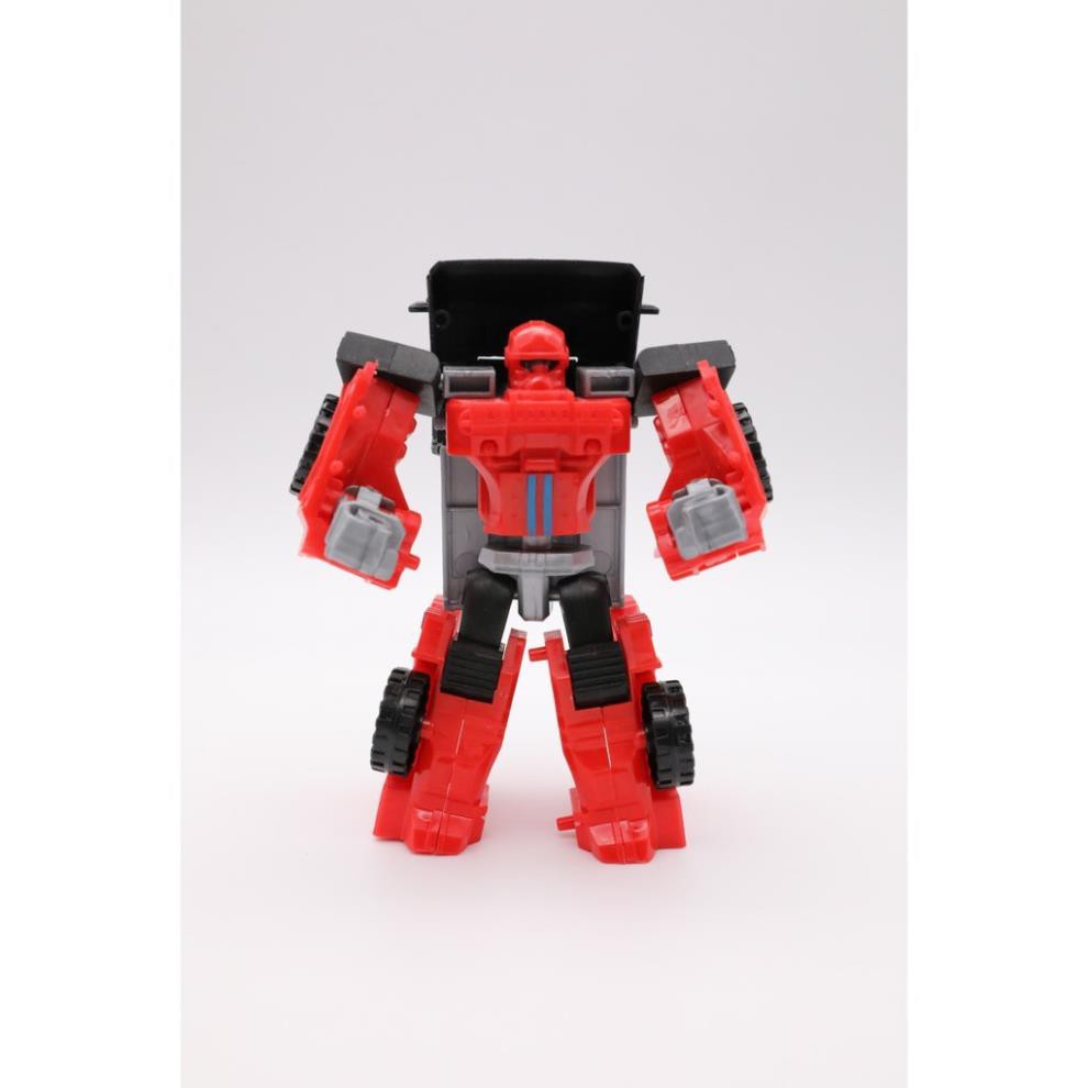 Oto biến hình thành robot siêu nhân đỏ