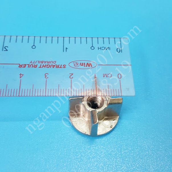 Lưỡi dao máy xay sinh tố  công nghiệp 4 chấu, răng cưa, chân dao 20mm