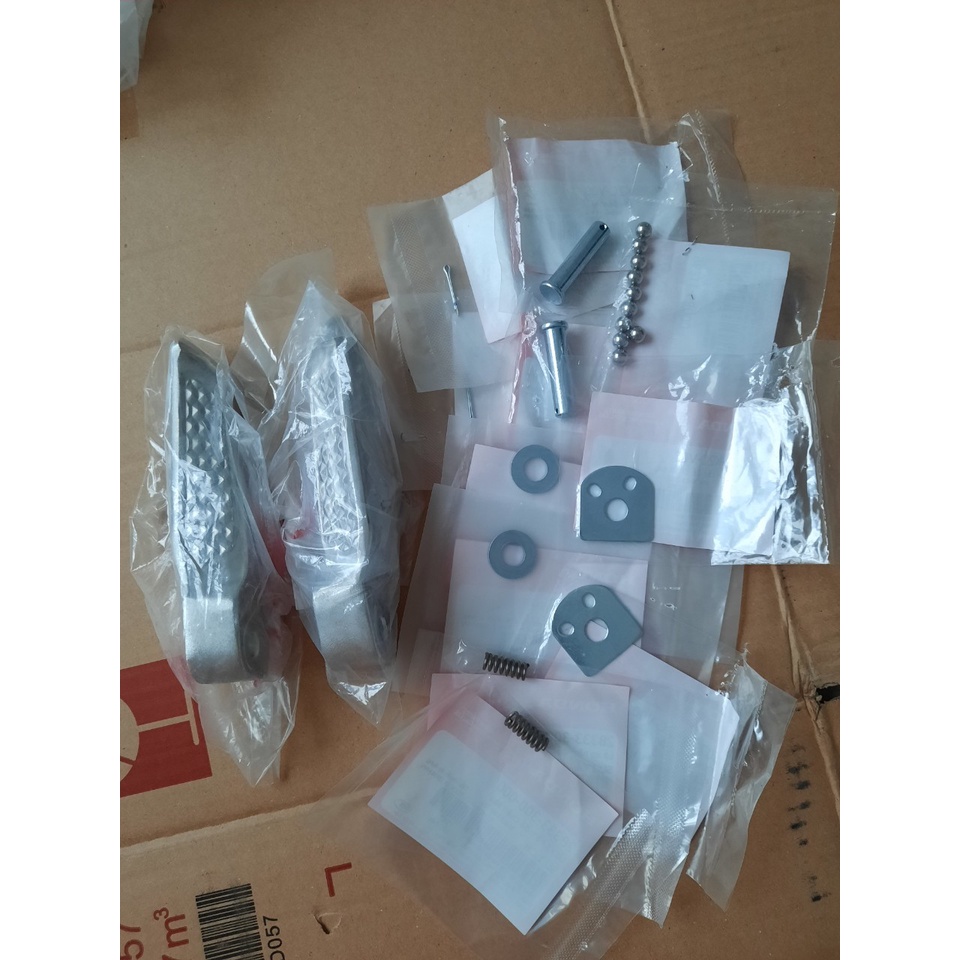 GÁC CHÂN SAU, ĐỂ CHÂN SAU VISION 2021 ZIN HÃNG