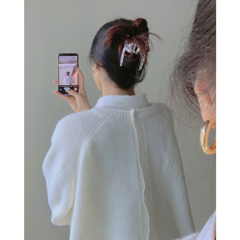 Áo len cổ V trơn có cúc cài đằng sau ulzzang form rộng - Made by Fiin | BigBuy360 - bigbuy360.vn