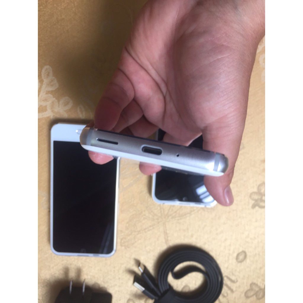 Điện thoại SHARP AQUOS R COMPACT 701SH