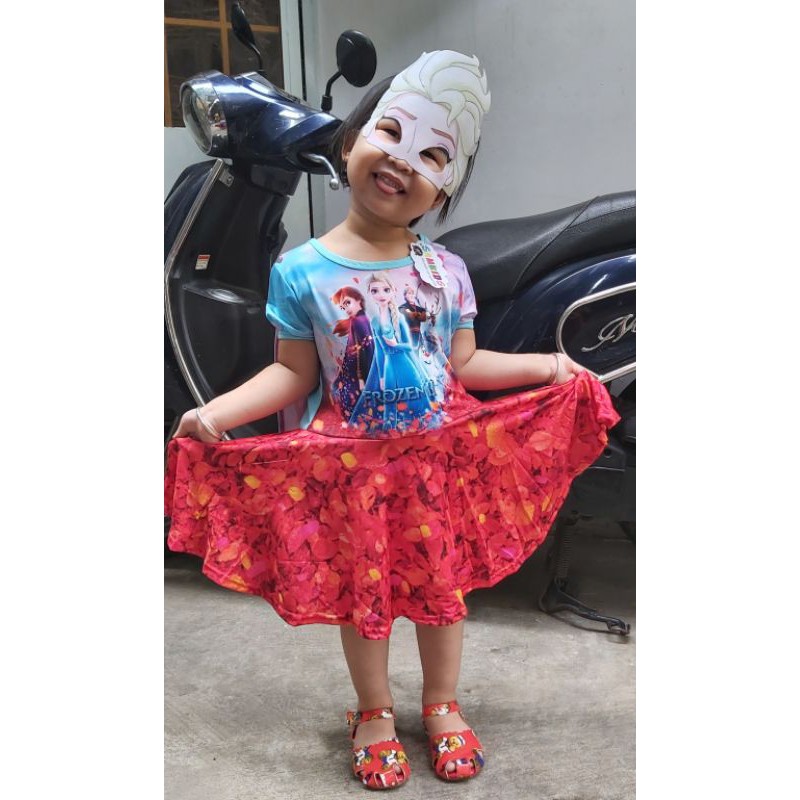 Đầm hóa trang Elsa kèm choàng và mặt nạ xinh