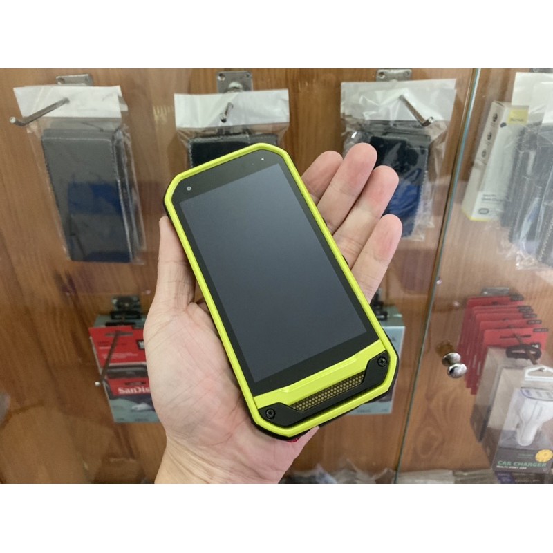 Điện thoại Kyocera G03 siêu bền tiêu chuẩn quân đội