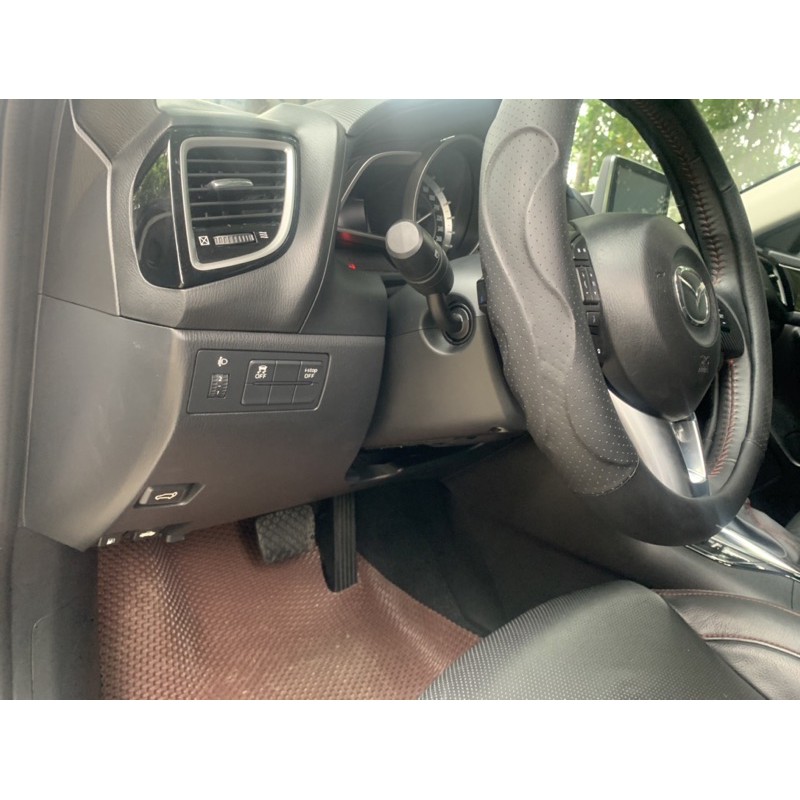 Nút ấn mở cốp trong xe Mazda3 2015-2019