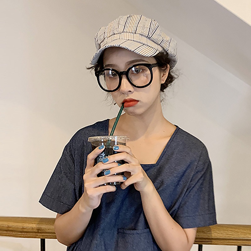 Mắt Kính Gọng Đen Phong Cách Retro Dễ Phối Đồ