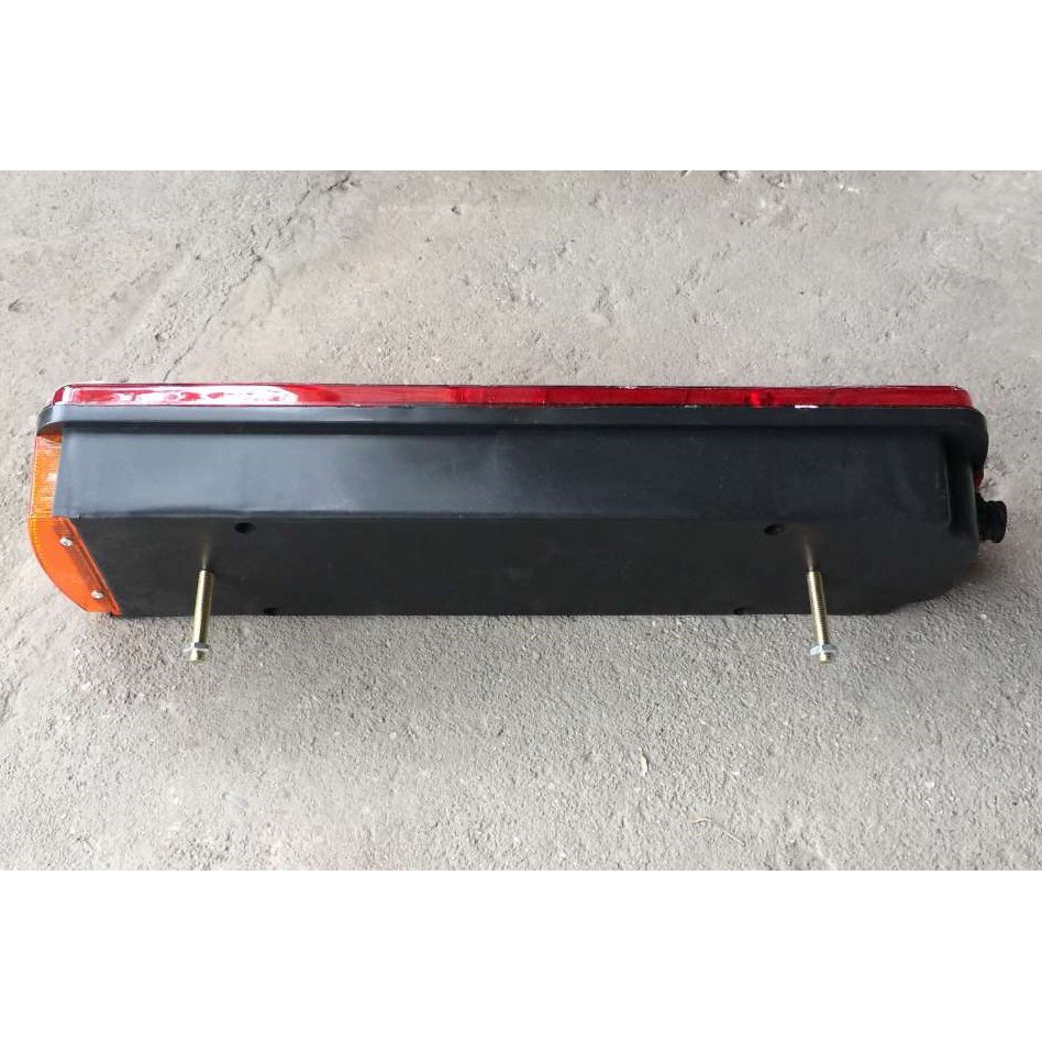 Đèn hậu HOWO, Shacman, loại đèn 6 ô, đèn bóng sợi đốt, mã đèn CM18-4003 24v. Trái phải khác nhau