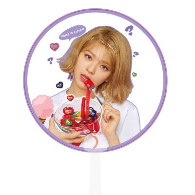 Quạt nhựa cầm tay TWICE What is love?