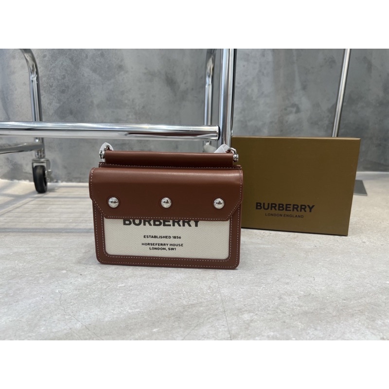 Túi xách Mini Horseferry Print Title Bag with Pocket Detail Super sale  Size 19x 15x 5