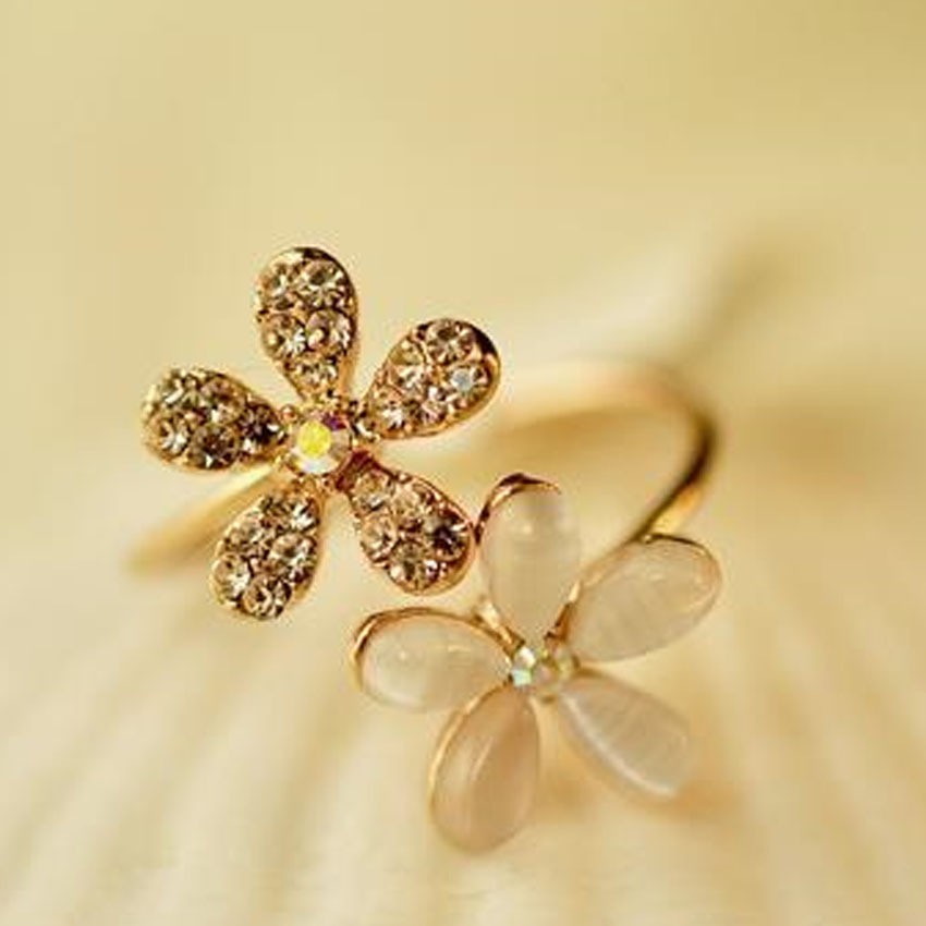 Nhẫn nữ mạ vàng đính đá mặt hoa cúc phong cách vintage dành cho nữ có thể điều chỉnh kích thước; N01 - MOZETO