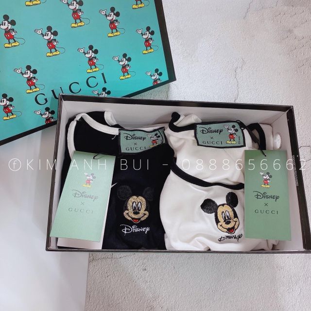 Áo croptop tay ngắn viền cổ phối micky
