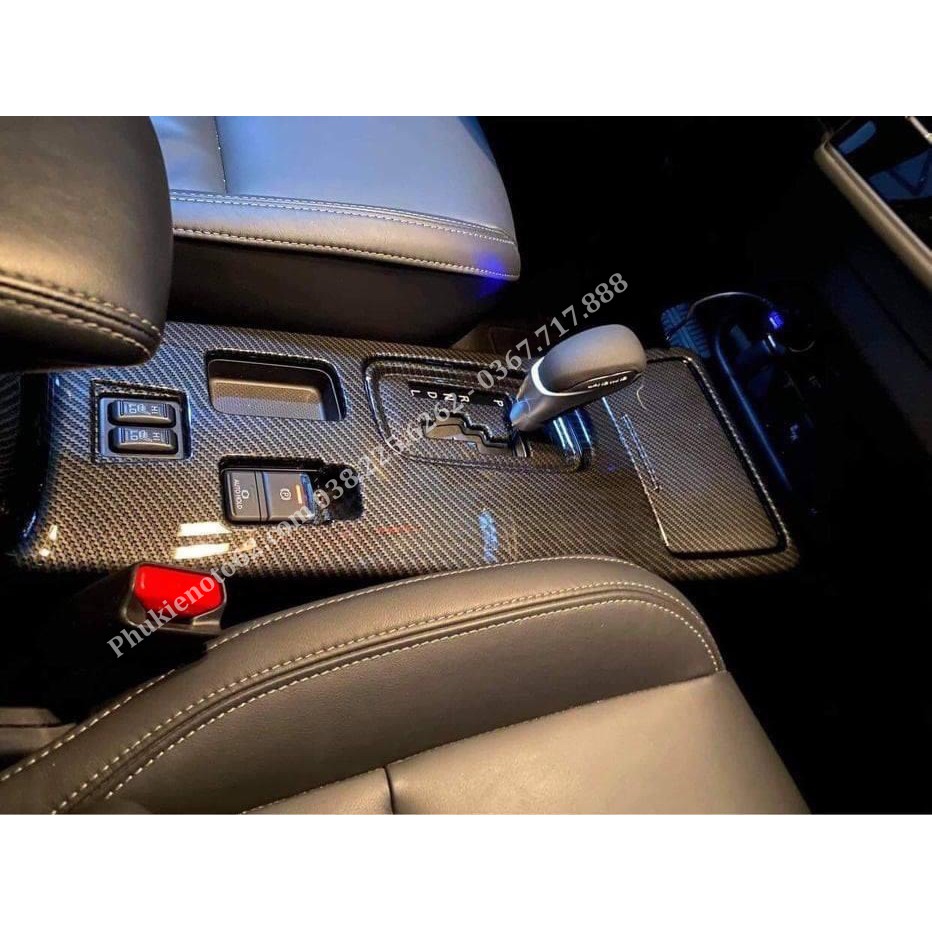 (Chuẩn hình thật) Ốp hộp số Mitsubishi Outlander 2020 - 2021